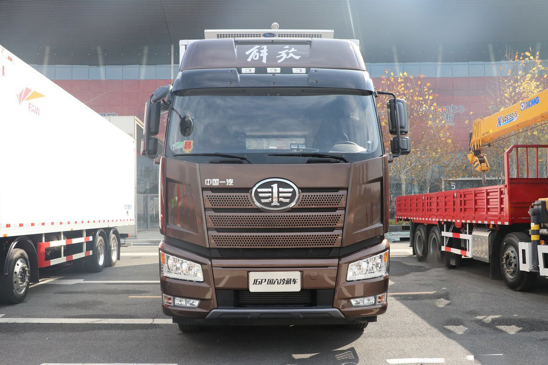 FAW Jiefang CA5320 J6P Truk Berat Truk Dingin Diesel 12 Gir 420 Hp 8X4 9.2m Kargo Box Tiga Pintu