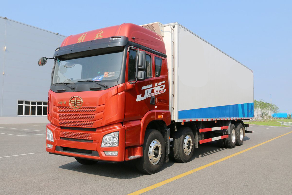 Qingdao Jiefang CA5310 JH6 Diesel 12 Gear 400 Hp 8X4 Deflektor Atap Tinggi 9,4m Truk Pendingin