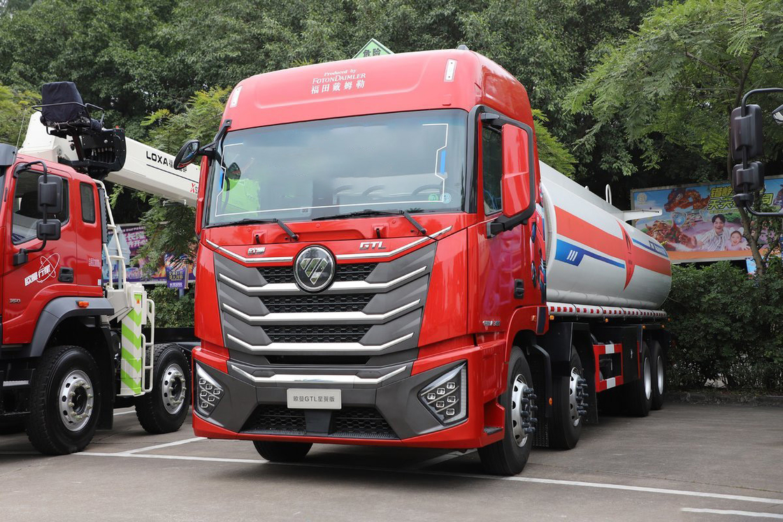 Auman HFV5320 GTL Half-row Seat Diesel 12 speed 360HP 8X4 Tank Bahan Bakar 30m3 Foton Oil Tanker Truck