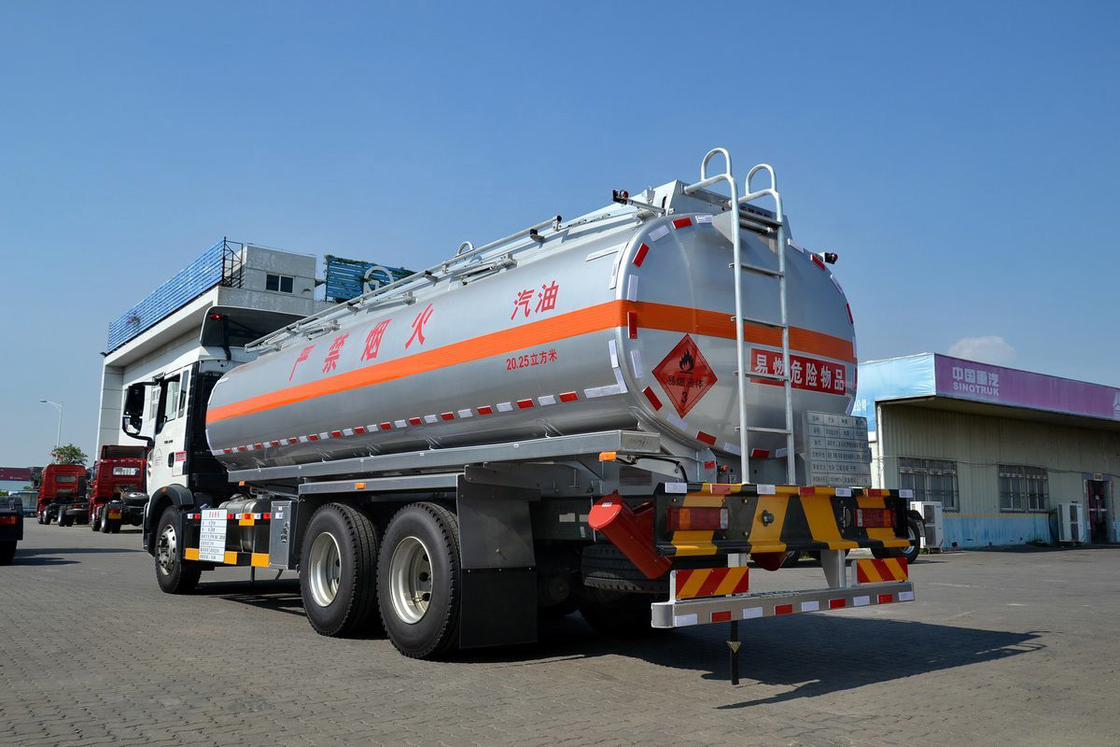 Sinotruk ZZ1257 T5G High Top Fairing Diesel 240HP 14.5T 6X4 Tangki bahan bakar 20.25m3 HOWO Tanker Oil Truck