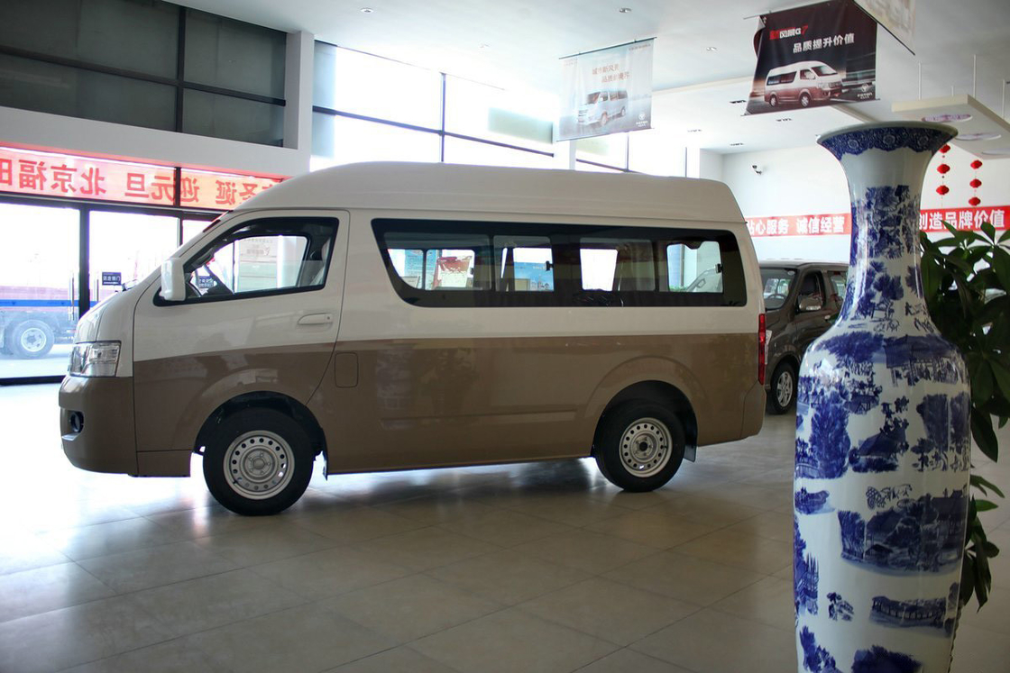 Foton Mini Bus 2022 Edisi Komersial Gasoline Manual 5-Speed 160 HP 10 Kursi Pintu Geser Kanan