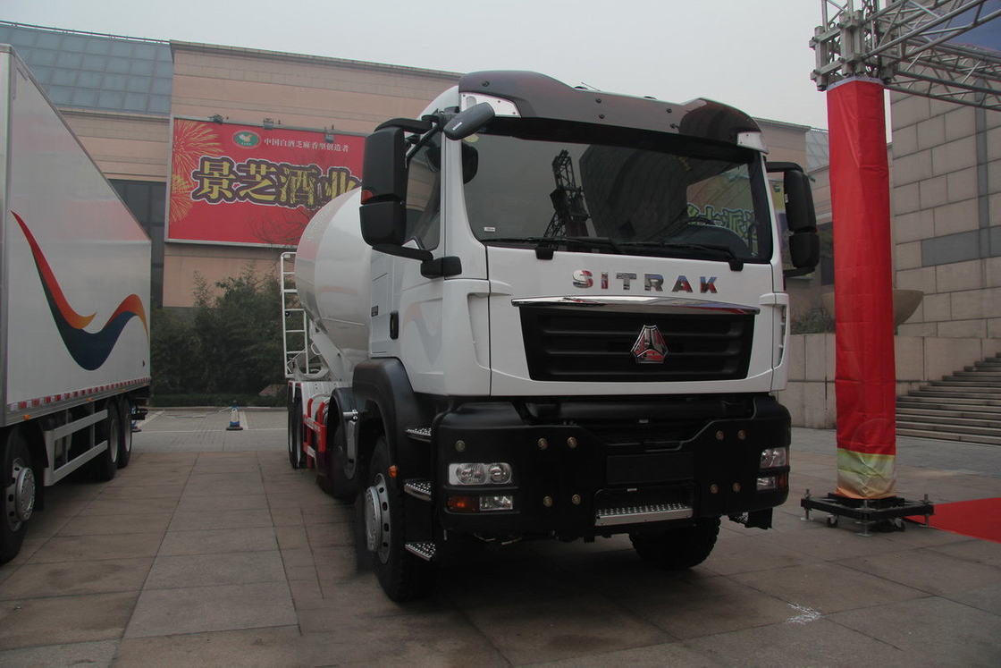 Sinotruk SITRAK C7H Heavy Duty Truck Diesel 16-Speed 400HP 8X4 6.5m3 truk pengaduk beton