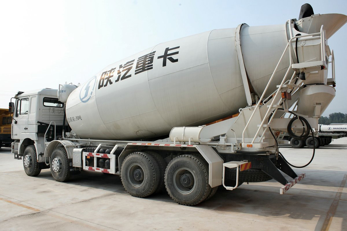 Shaanxi Automobile Heavy Truck Delong F3000 375HP 8X4 Hidraulik Kursi Utama Truk Pengaduk Beton