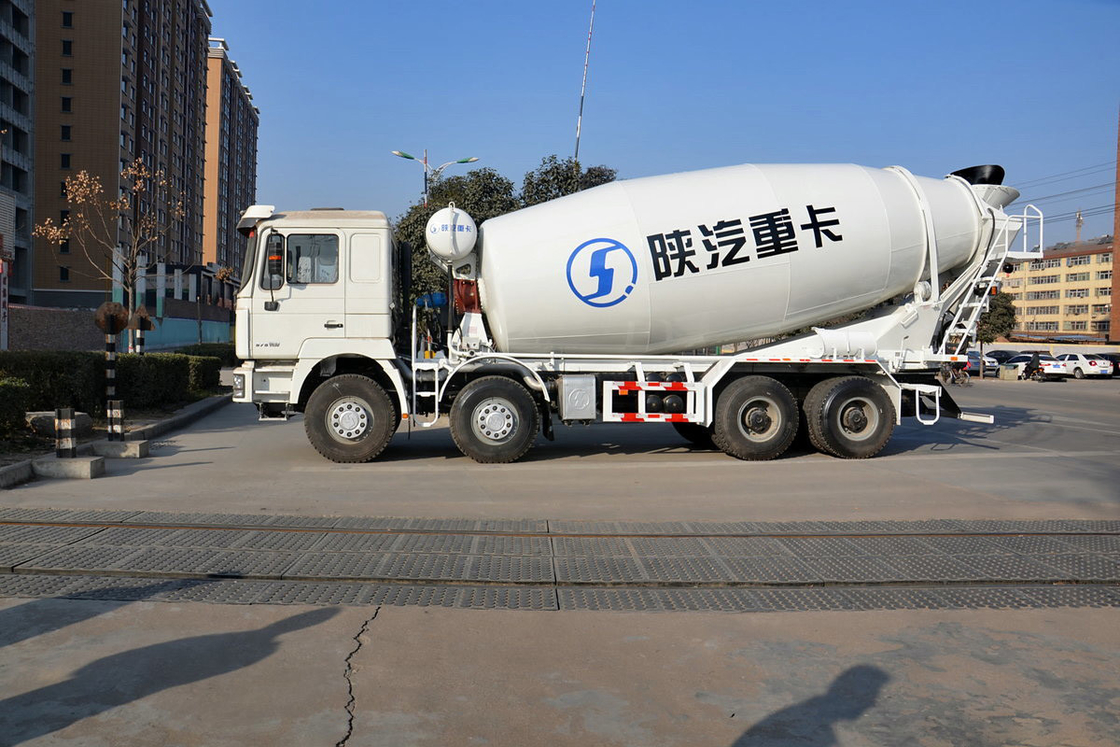 Shaanxi Automobile Heavy Truck Delong F3000 375HP 8X4 Hidraulik Kursi Utama Truk Pengaduk Beton