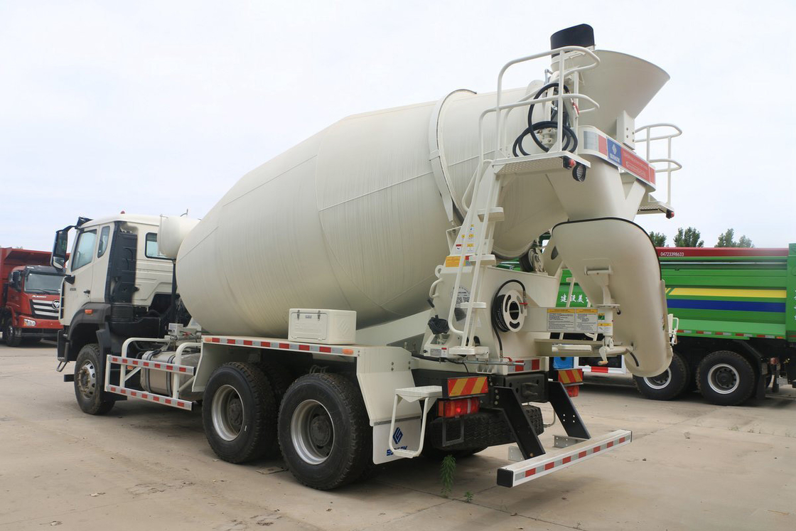 Sinotruk Haohan N7G Flat Top Half Row Seats 380 Horsepower Automatic Air Conditioning 6X4 Beton Mixer Truck