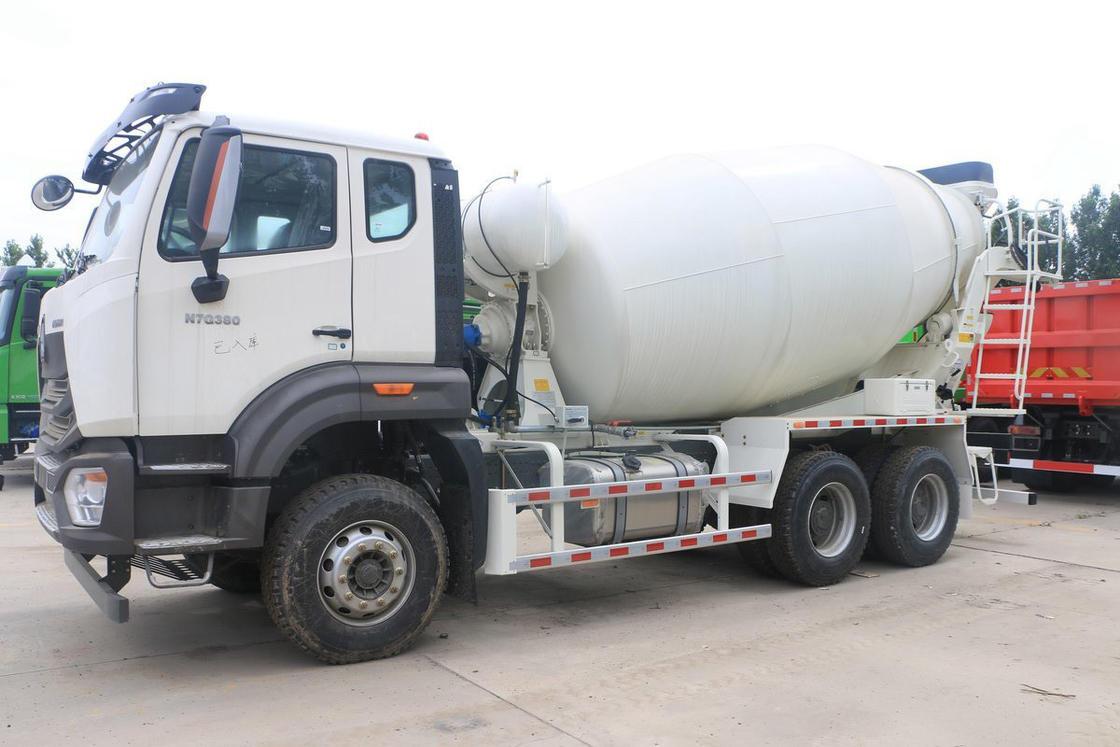 Sinotruk Haohan N7G Flat Top Half Row Seats 380 Horsepower Automatic Air Conditioning 6X4 Beton Mixer Truck