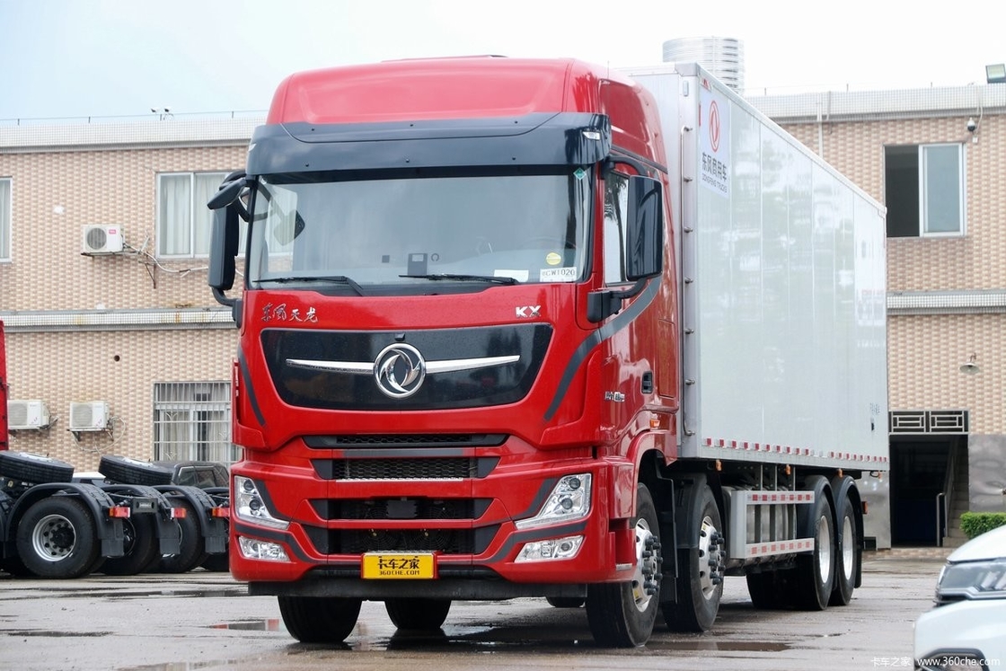 Dongfeng DFH5310 Diesel 14 Gear 465 Hp Half Row High Roof 8X4 9.4m AMT Otomatis Pendinginan Truk