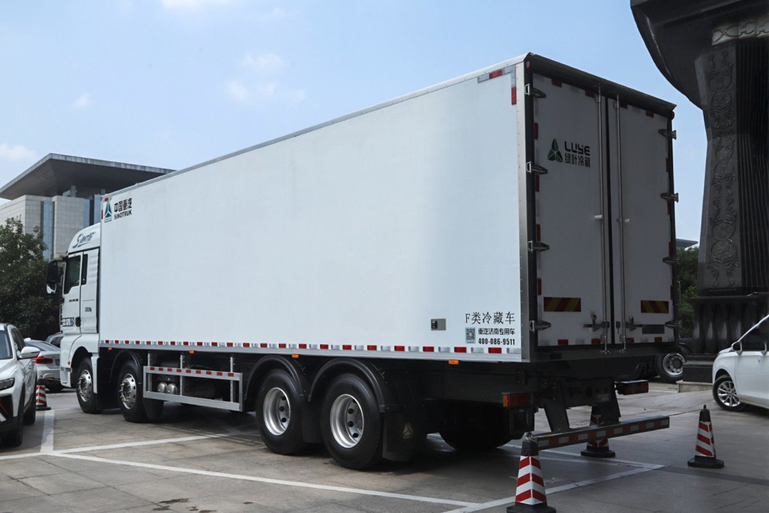 SITRAK ZZ5326 G7S Diesel 16-Speed 490HP 8X4 9.45m AMT Otomatis Sinotruk Pendinginan Truk