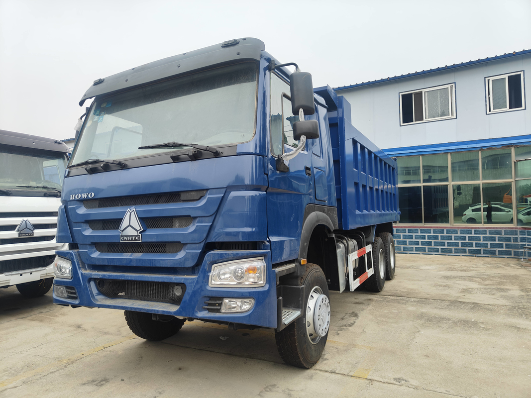 Truk di Afrika Howo Dump / Tipper 6*4 Warna Biru 10 Roda Dengan Tinggi Refubished New Bucket