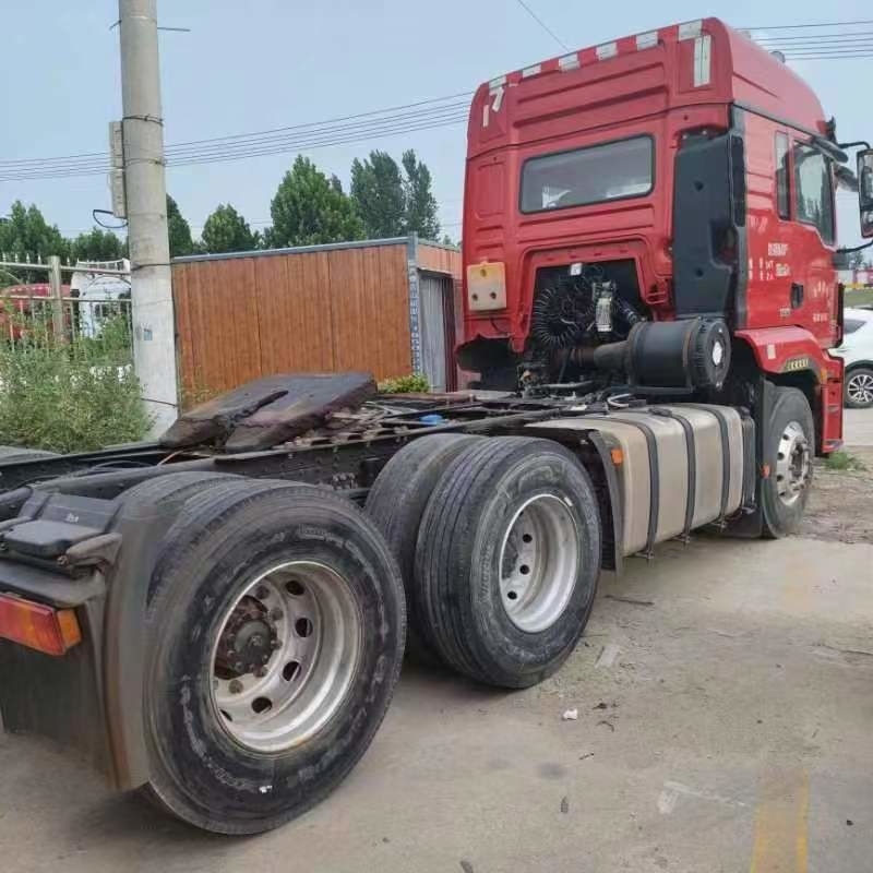 Traktor bekas Truk Cina Shacman M3000s 460hp Kuat Weichai 6 * 4 Menarik 50 ton Berat