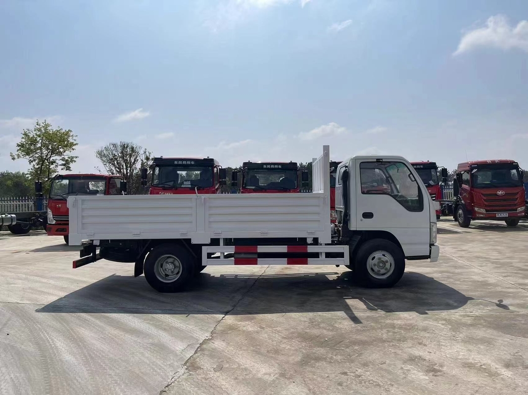 Truk kargo 4x2 ISUZU Kabin tunggal Euro 4 Emisi 100P Truk ringan 3,5 Ton Ban belakang ganda