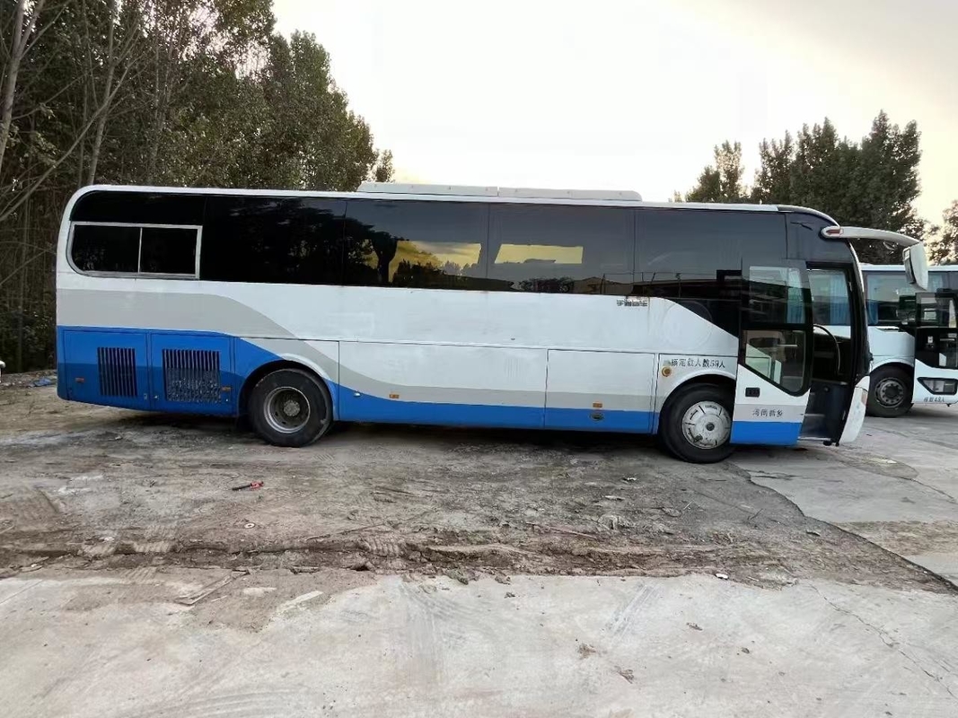 Bus dan Kereta Api Yang Digunakan 59 Kursi Yutong Bus 3*2 Kursi Layout AC Penggunaan Di Afrika