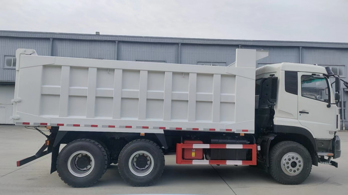 6x4 Truk Pengisian 20-40 Ton Dongfeng 10 Ban Pengemudi Kiri Kabin Dengan Sleeper