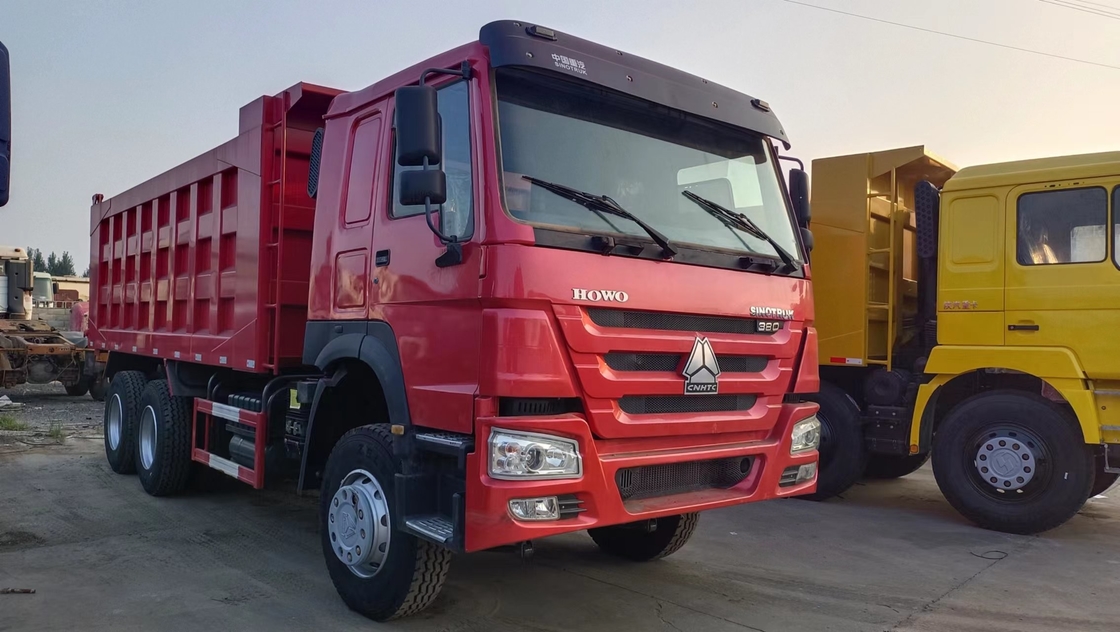 Howo Dump Truck digunakan Satu dan setengah baris kabin Sinotruk Tipper 20cbm Kotak 380hp Euro 2 Emisi