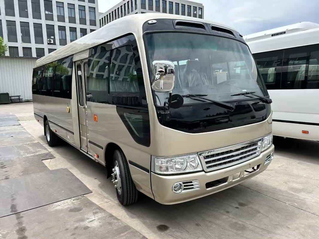 China Minibus 30 Kursi Cummins Mesin Diesel A / C Baru LHD Euro 2 Emisi Penggunaan Di Ghana