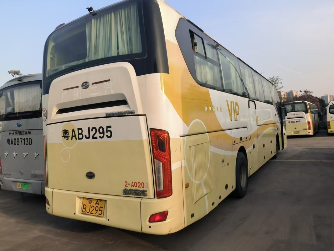Bus bekas untuk dijual 46 kursi VIP Jarak jauh Pengangkutan penumpang 2 pintu Diesel 330hp