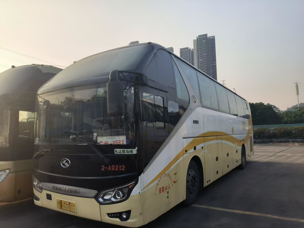 Bus bekas untuk dijual 46 kursi VIP Jarak jauh Pengangkutan penumpang 2 pintu Diesel 330hp