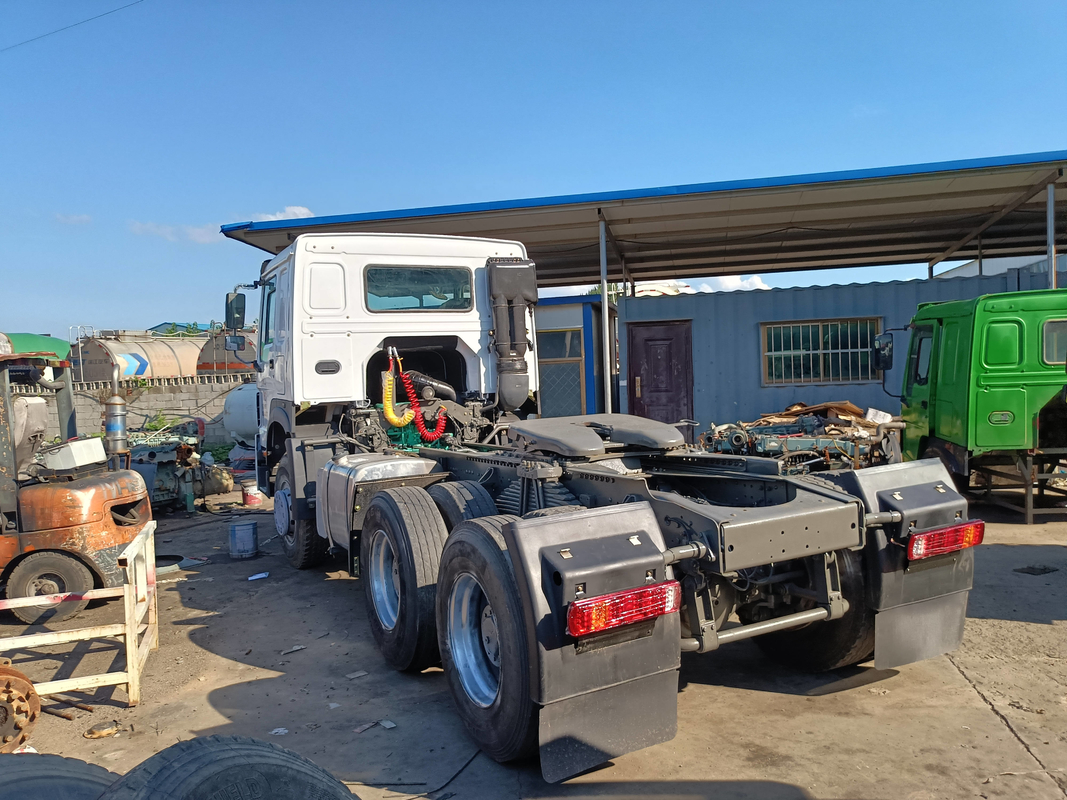 Howo Trailer Head Truck 2022 Tahun Howo Traktor Truck 371hp Emisi Euro 2 sepenuhnya direnovasi