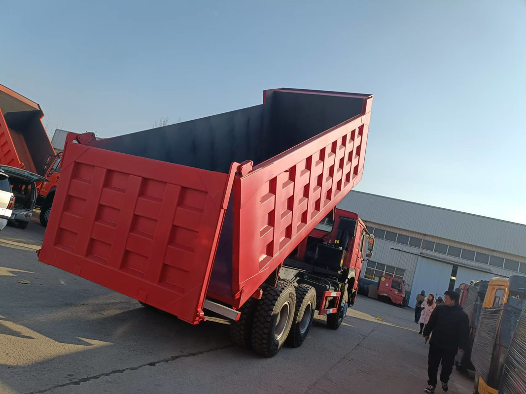 30 Ton Truk Dumper 2024 Tahun Baru Tipper Di Stok 371hp Pompa Mekanis Pekerjaan Tugas Berat