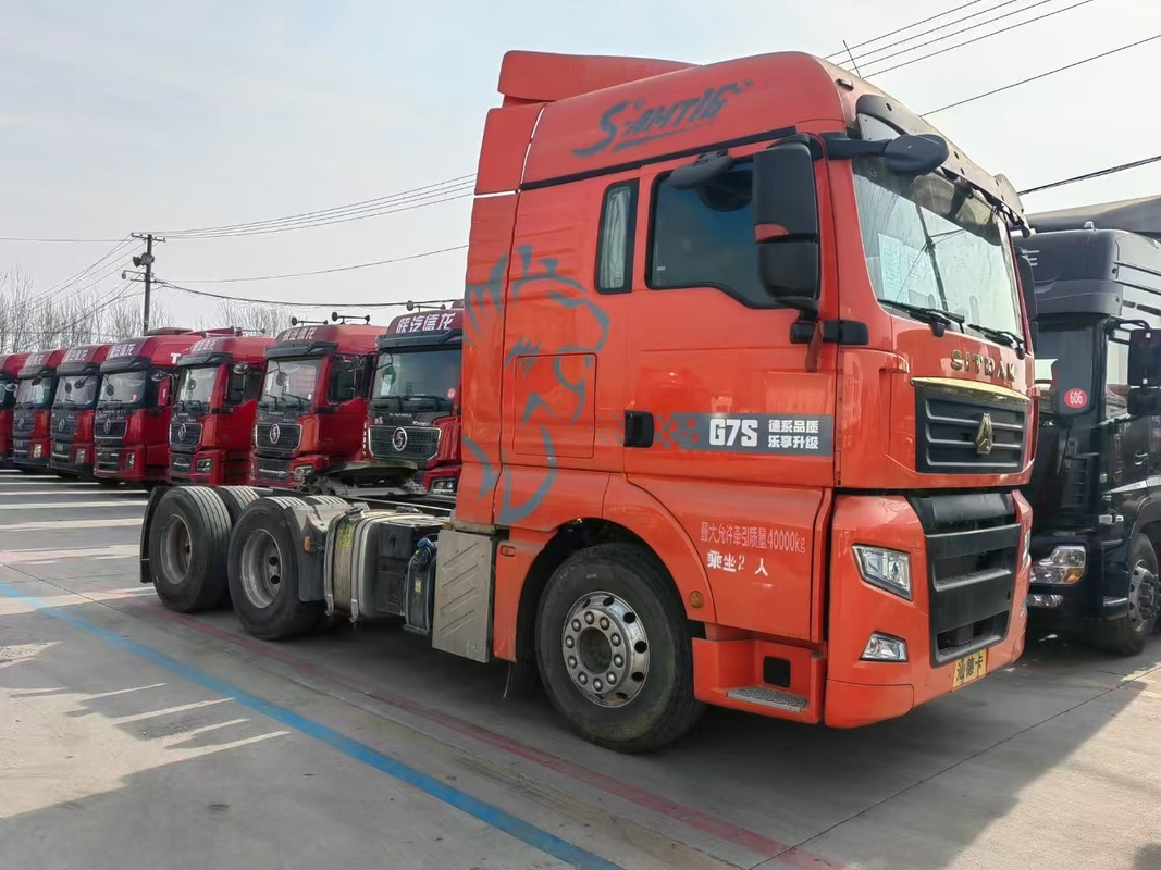 Truk Trailer Kepala Traktor Otomatis Kepala Kuda SITRAK G7S Weichai Mesin 680hp Kapasitas 15 liter