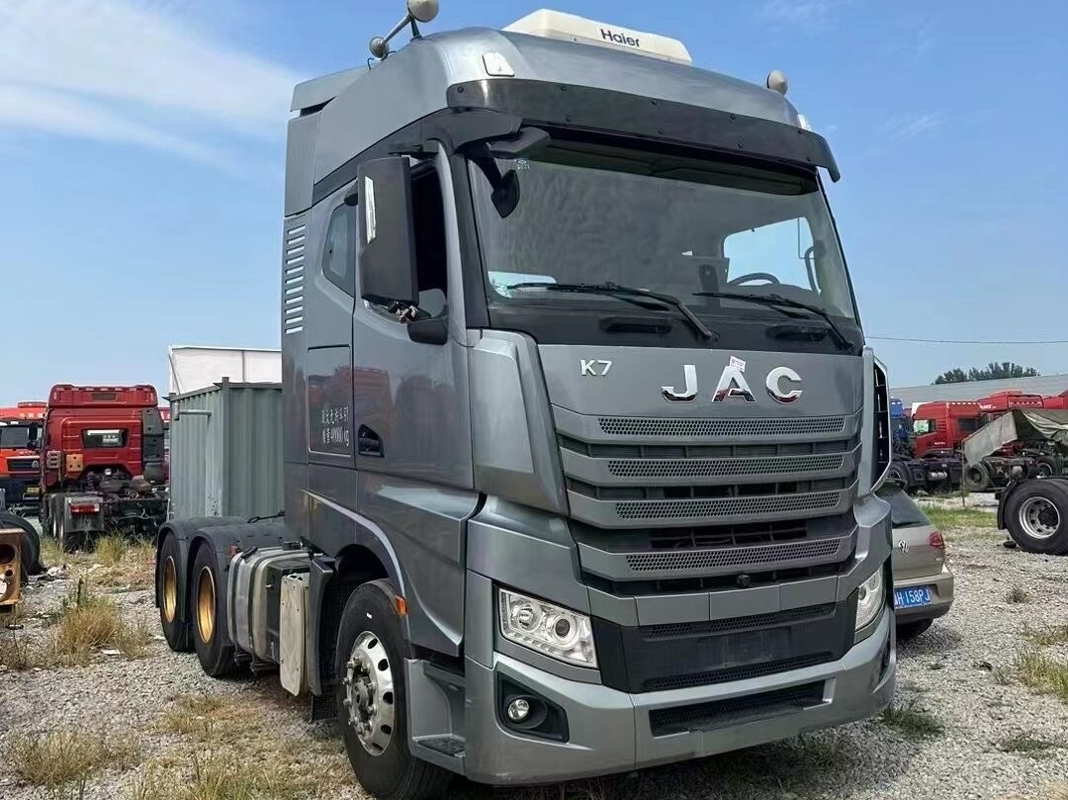 Truk kepala traktor tugas berat bekas Untuk JAC K7 Transmisi otomatis ZF 540hp Dengan tidur 6 * 4