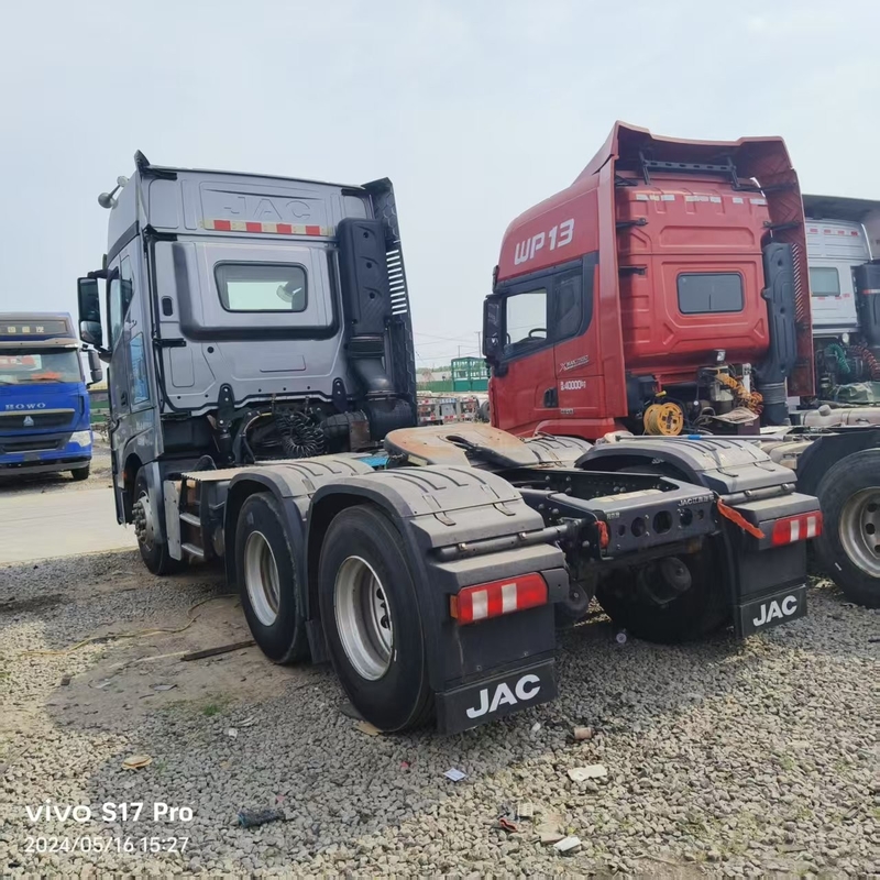 Grosir bekas Traktor Kepala Truk JAC 2nd Hand Semi Truk 540hp High Roof Cabin Logistik Transportasi