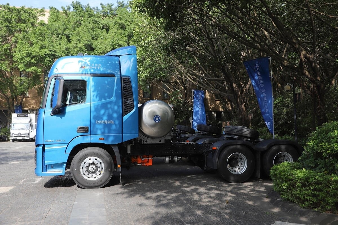 Digunakan Harga Murah Kepala Traktor Foton Kuda 6 * 4 Drive Mode 460hp Cummins Mesin LNG Kabin atap tinggi Dengan Sleeper