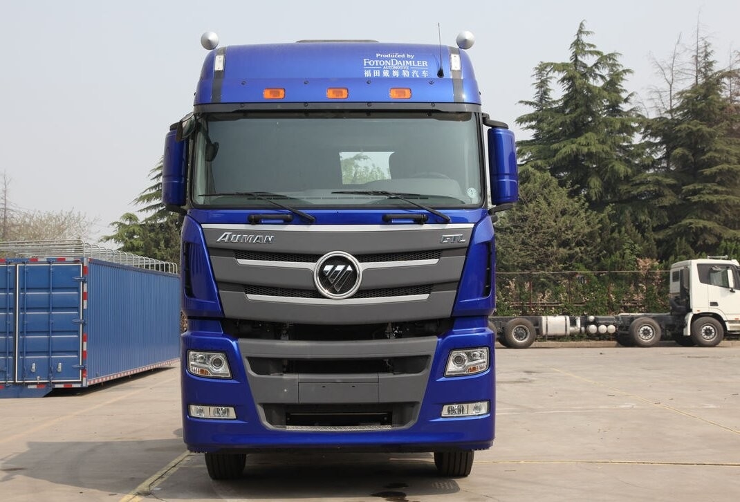 Dipakai atap tinggi kabin Traktor kepala truk WP Engine 6x4 Drive Mode Foton Auman Rasio biaya-kinerja tinggi