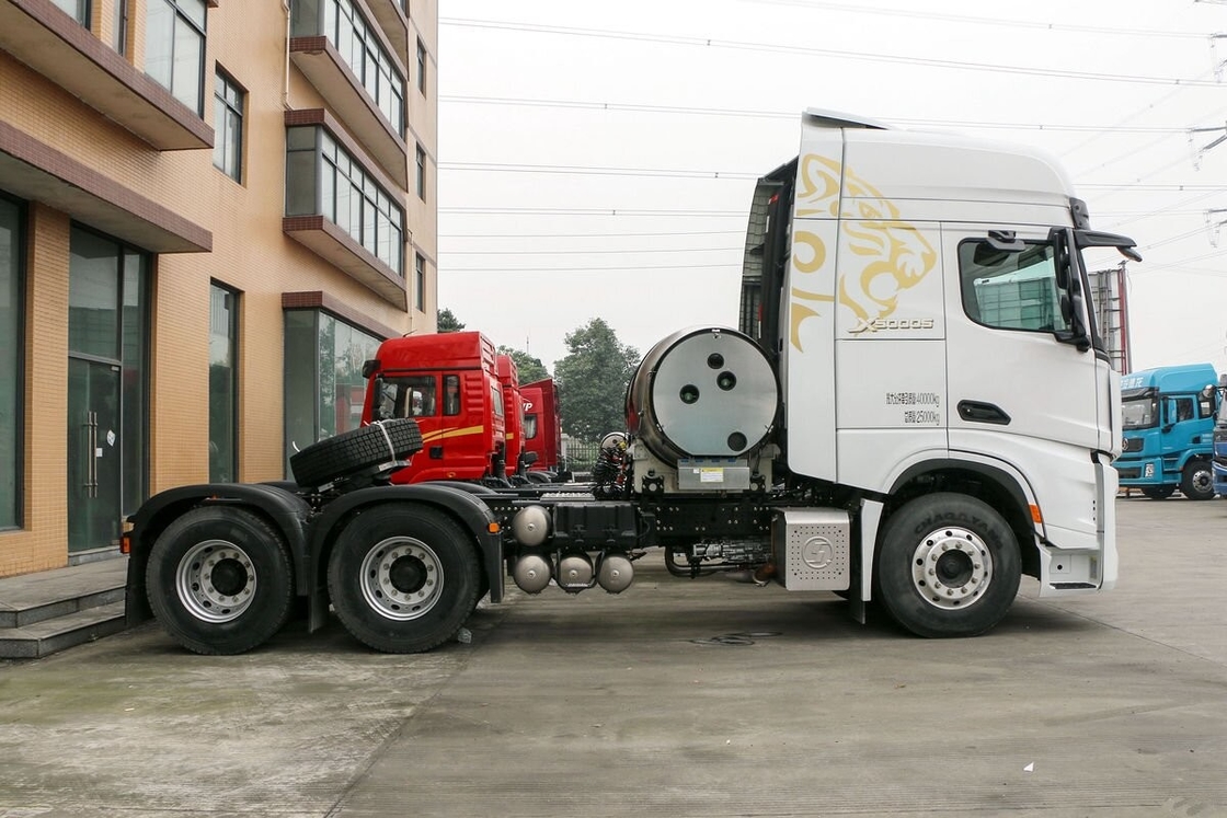 Traktor Truk Dipakai Dijual Shacman X5000S 6*4 Drive Mode 560hp Mesin Efektif Tinggi LNG Kepala Kuda