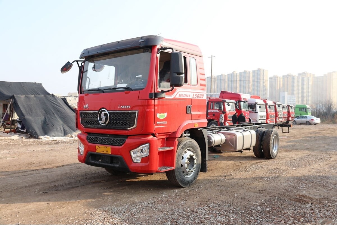 Bekas pagar Kargo Truk Sasis Shacman L5000 4×2 DRIVE MODE 240hp 6.8m Long Stake EURO 6 Truk