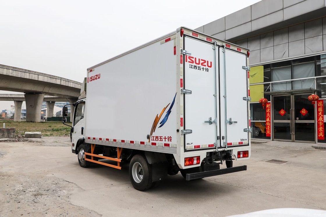 Sepatu truk kargo bekas Isuzu EC5 4×2 DRIVE MODE 127hp Truk kargo murah untuk ekspor