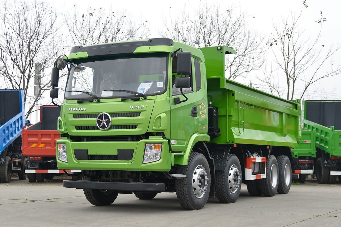 Truk dump bekas dijual 300hp DAYUN N6 8*4 Drive Mode Truk dump bekas konstruksi dengan jarak tempuh rendah