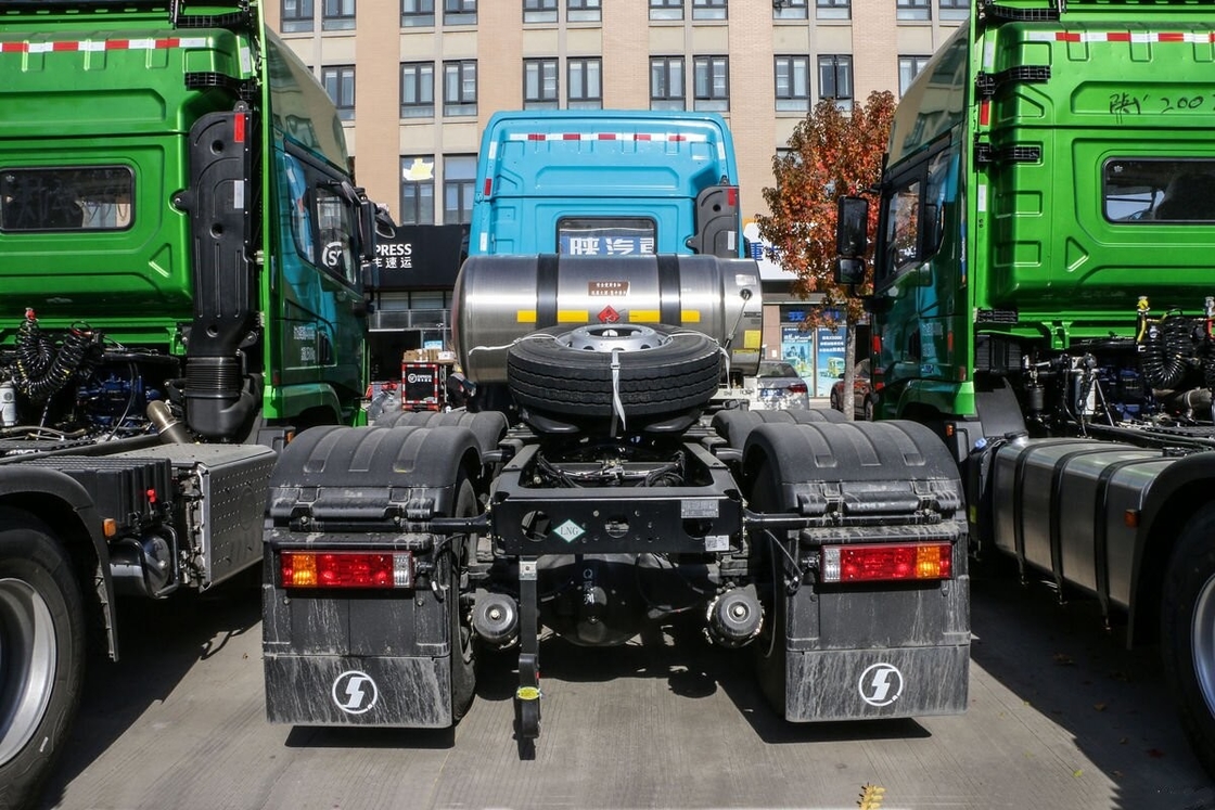 Truk Traktor Bekas Dijual Shacman X3000 6*4 Mode Penggerak 480hp Truk Traktor Termurah Dijual FOB China