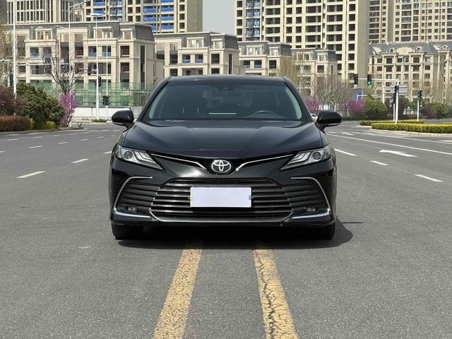Toyota Camry Sedan bekas Kondisi baik Kilometer rendah 2021 Tahun Versi LUX 45000km Kilometer