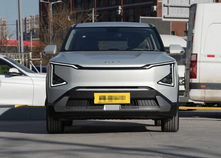 Kia Baru 2025 Tahun 2 WD Mobil Listrik awet Kuat Mobil Ideal Untuk Pasar Timur Tengah