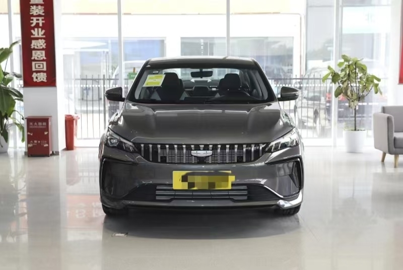 Mobil Geely Baru Tahun 2024 2WD Bensin Mobil Ideal Tahan Lama Bertenaga Dengan Warna yang Disesuaikan