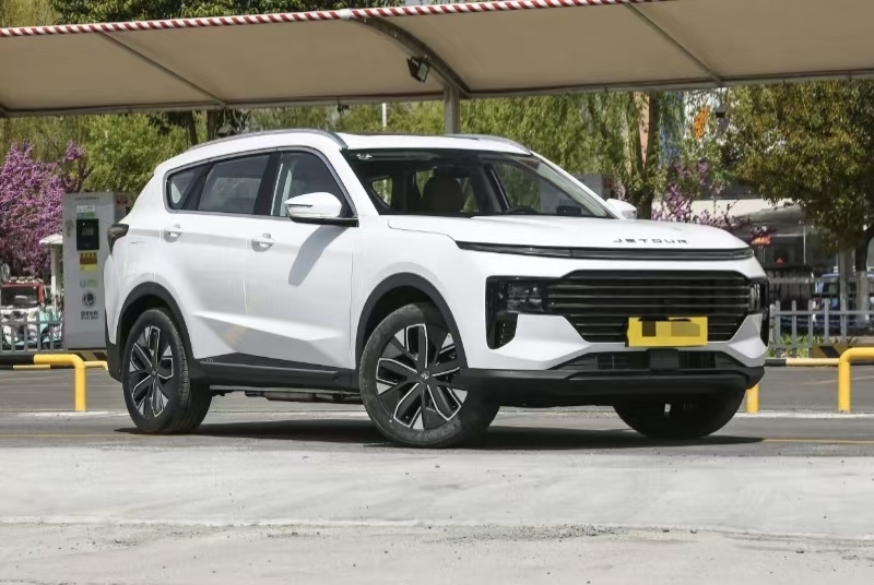 Jetour SUV Kilometer Rendah SUV Transmisi Otomatis Tahun 2025 dengan warna khusus