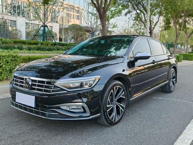 Magotan 330TSI DSG Edisi Ulang Tahun ke-30 Bekas 2021 yang Terjangkau untuk penggunaan keluarga