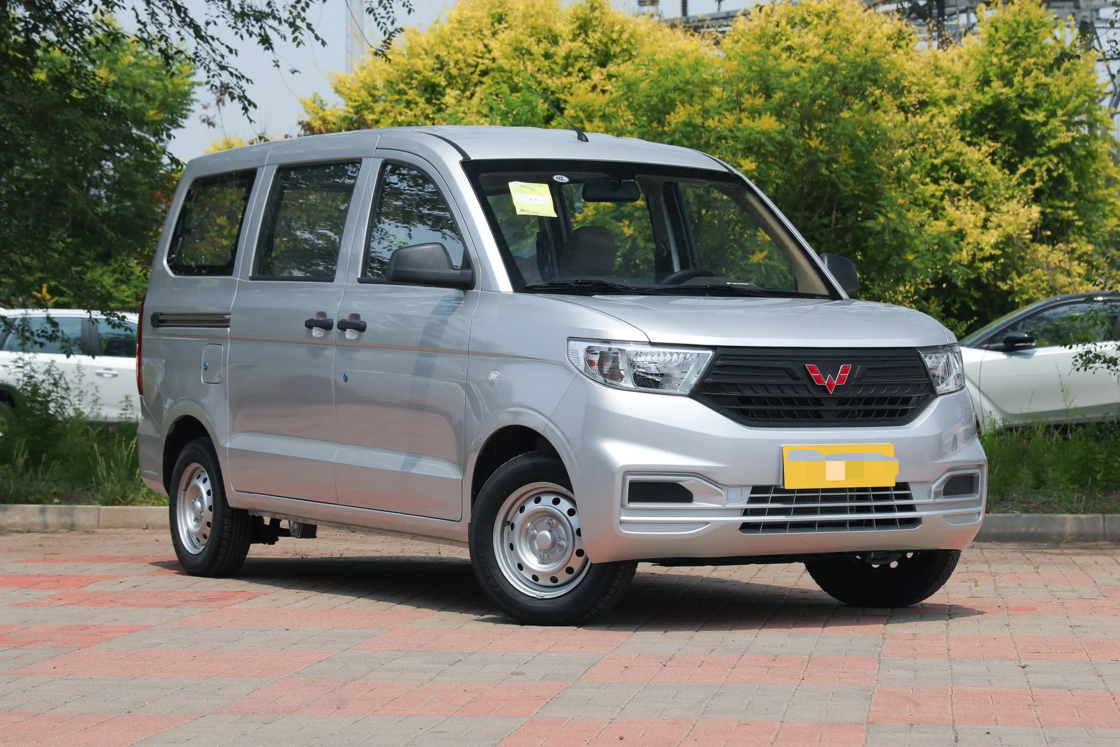 Harga terjangkau New Wuling Hongguang V minivan 2022 1.2L 76 hp L4 Gasoline 2WD Euro 6 Untuk Ekspor untuk penggunaan keluarga