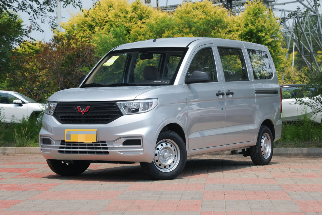 Harga terjangkau New Wuling Hongguang V minivan 2022 1.2L 76 hp L4 Gasoline 2WD Euro 6 Untuk Ekspor untuk penggunaan keluarga