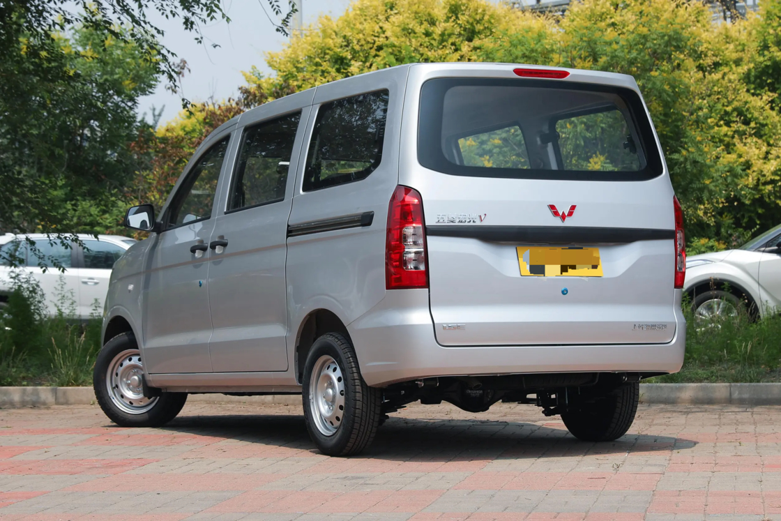 Harga terjangkau New Wuling Hongguang V minivan 2022 1.2L 76 hp L4 Gasoline 2WD Euro 6 Untuk Ekspor untuk penggunaan keluarga