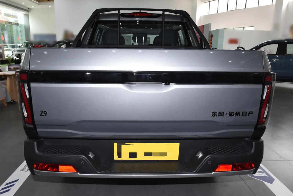 Truk Pikap Dongfeng Z9 2025 yang Ramah Anggaran 2.3T 6MT Diesel 2WD Euro 6 190hp Sempurna untuk Ekspor & Perjalanan Keluarga