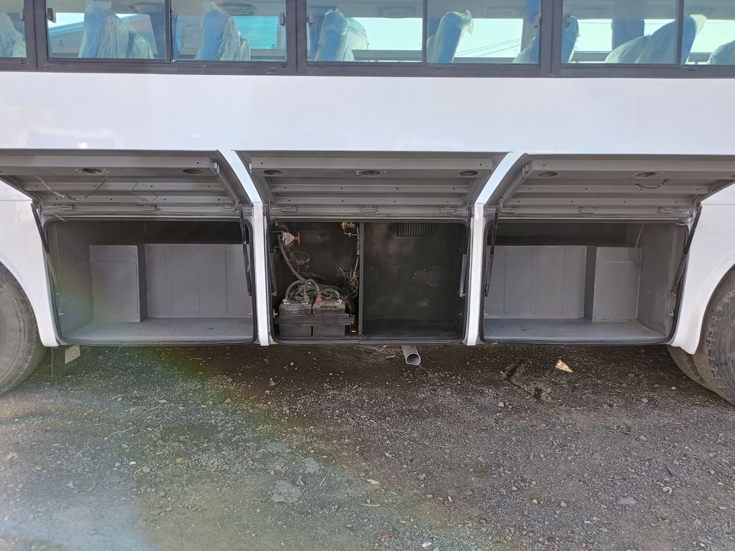 Bus Penumpang Bekas Yutong ZK6102D 2020 57 Tempat Duduk Tata Letak 2+3 Satu Pintu Penggerak Tangan Kanan Bus Mewah