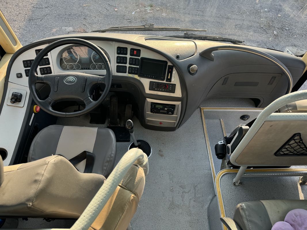 ZK6110 Yutong Bus penumpang bekas 2020 56-seater 2+3 Layout Dua pintu kiri-driven Bus mewah