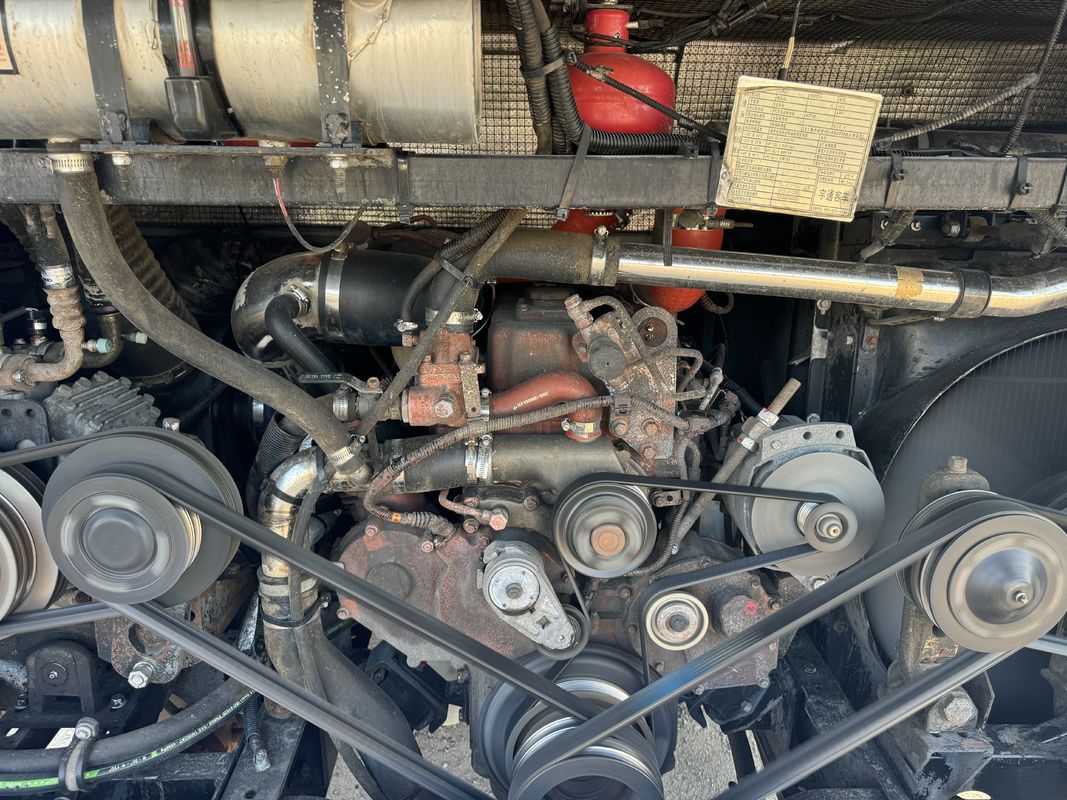 ZK6110 Yutong Bus penumpang bekas 2020 56-seater 2+3 Layout Dua pintu kiri-driven Bus mewah