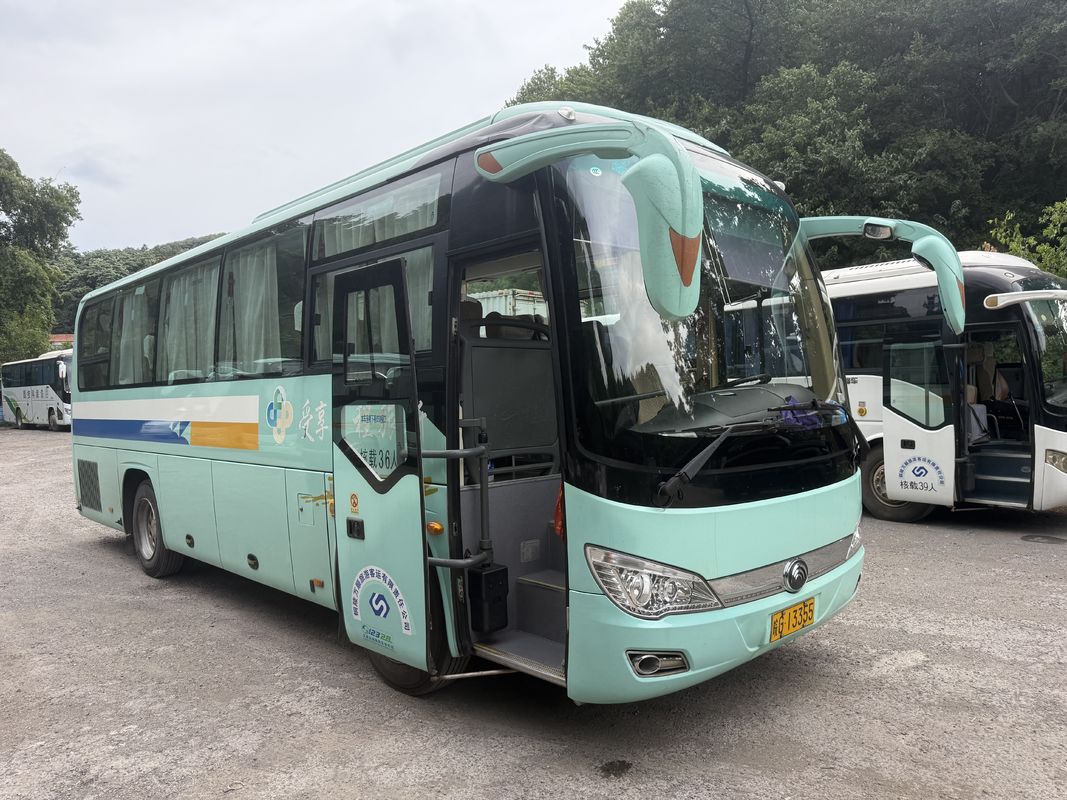 53 kursi 2023 Tahun Bus Yutong bekas ZK6906 Mesin Diesel RHD LHD Pengemudi Tidak ada kecelakaan