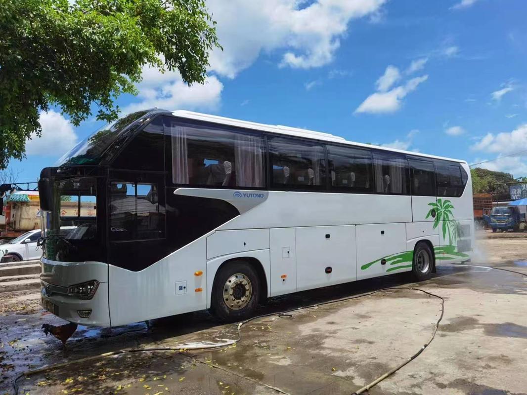 Bus Pelatih Yutong Bekas 50 Tempat Duduk Mewah Weichai Tour Diesel Bandara Gereja Bus Komuter
