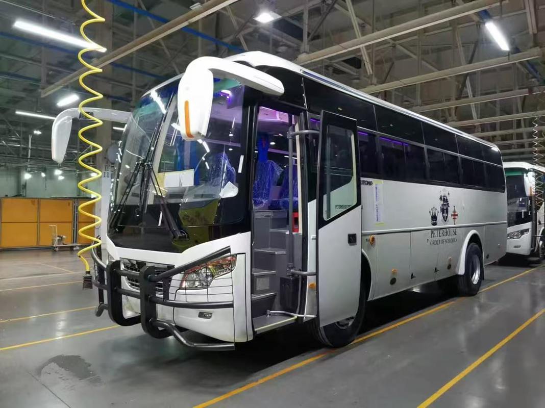 40 Kursi Yutong ZK6932D Bus Baru Bus Pelatih Baru Kemudi RHD Diesel Mesin Cumm-ins Euro2 untuk Turis
