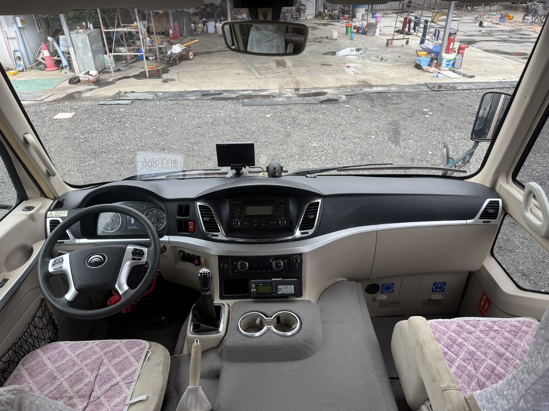 Bus Yutong Coaster 20 Seater Diesel Bus Bisnis Komersial Commuter Shuttle Bus Diesel Mewah