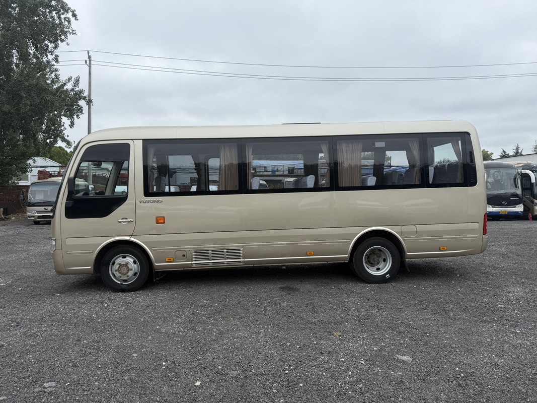 Bus Yutong Coaster 20 Seater Diesel Bus Bisnis Komersial Commuter Shuttle Bus Diesel Mewah